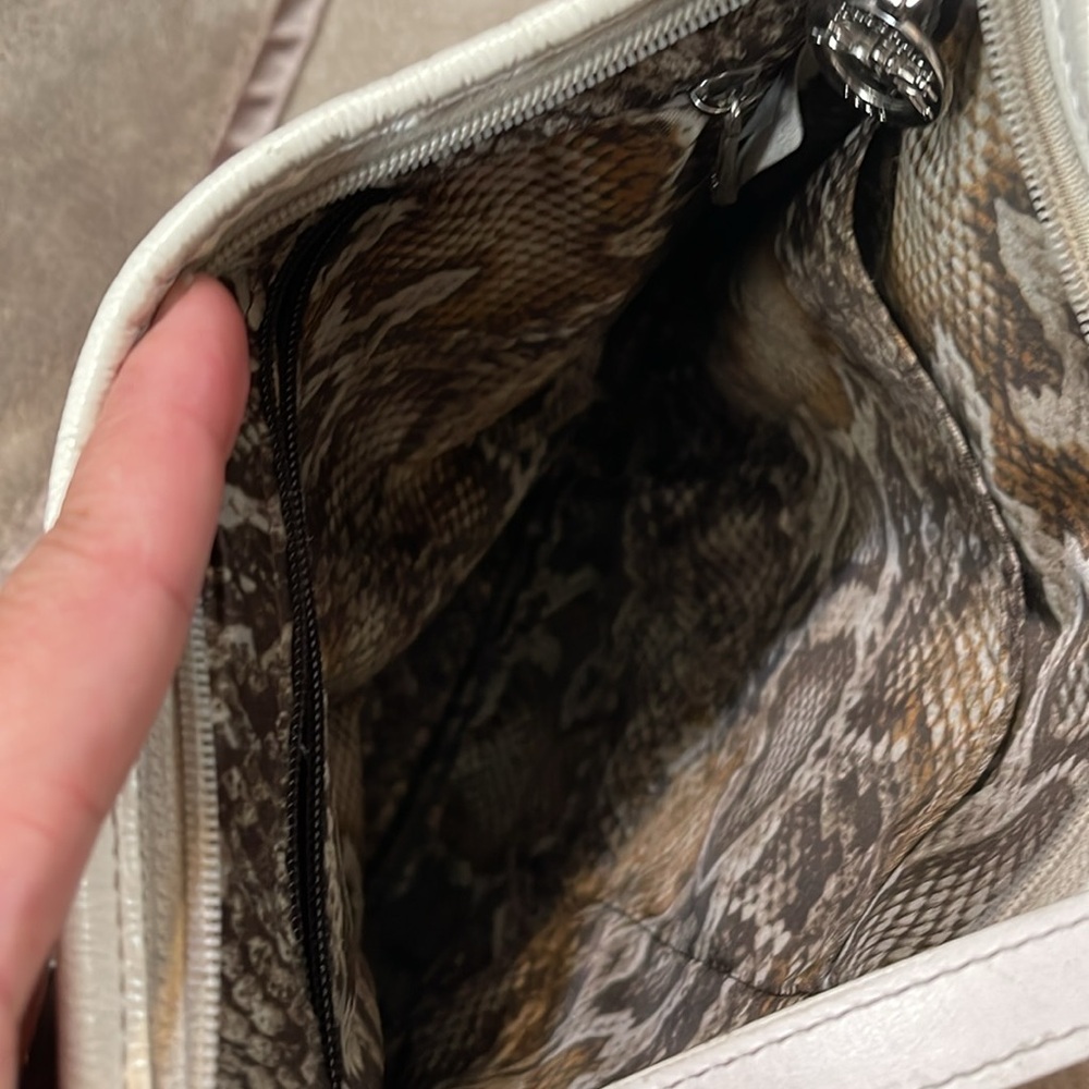 Preloved Lightly Flawed Authentic Longchamp Leath… - image 4